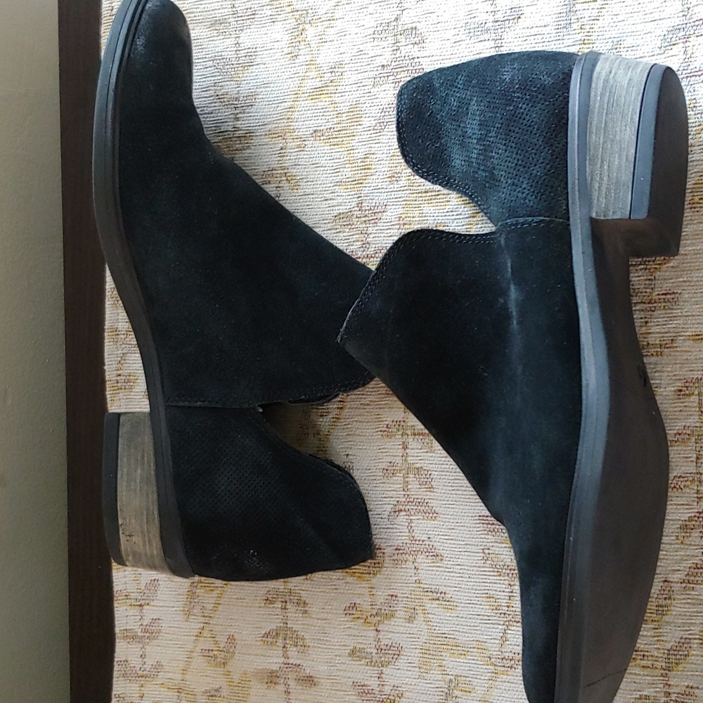 Crevo Suede Distressed Look Slip-on  Ankle Boots in size 9 - Picture 11 of 14
